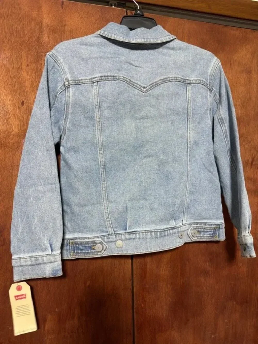 Levi’s girls jacket large